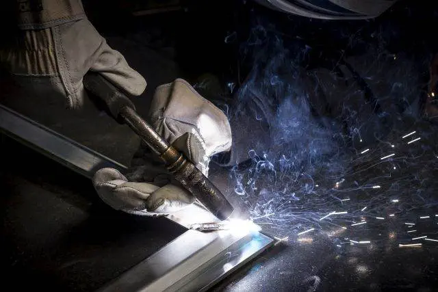 Metall- und Fahrzeugbau Metall- und Fahrzeugbau